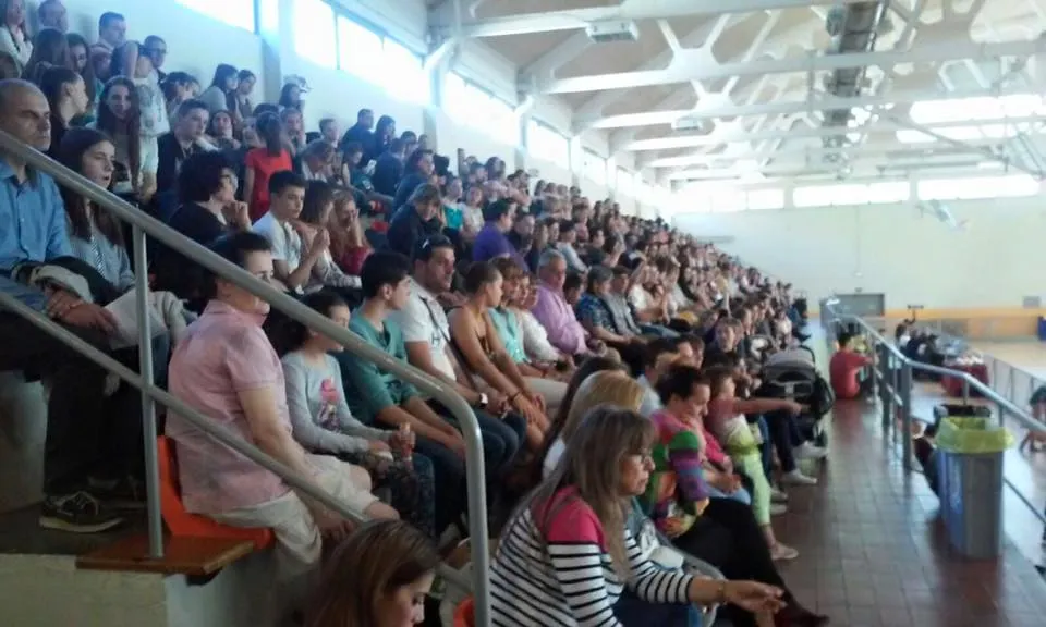 Públic al Pavelló Poliesportiu de la Seu