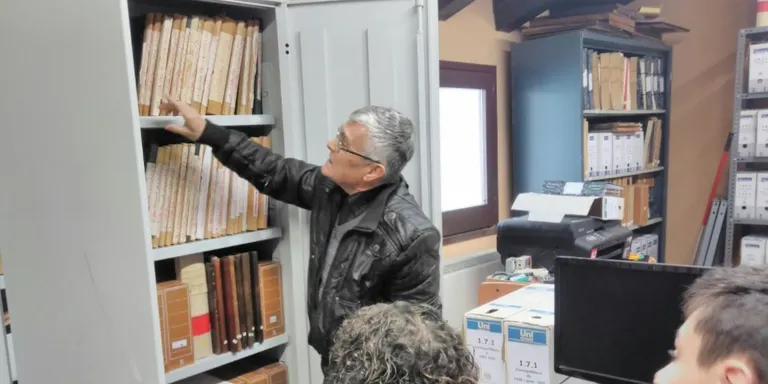 L'historiador Elies Surroca demana ajuda als veïns per trobar noves històries d'arenyencs represaliats després de la guerra