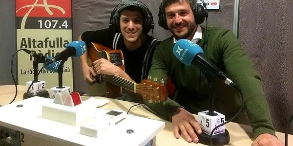 El grup altafullenc Porto Bello ret homenatge al fet casteller amb la seva primera cançó ‘Hem nascut castellers’