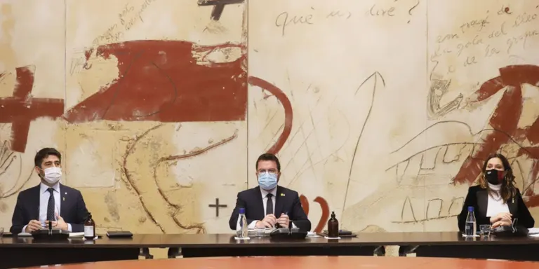 Aragonès admet que les restriccions són "dures" però demana que s'apliquin a tot l'Estat i anuncia "paquets d'ajudes"