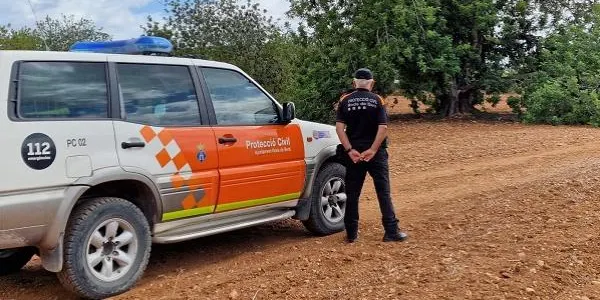 S’imputen dues persones pel robatori de garrofes en una finca privada del barri de l’Eixample a Roda de Berà