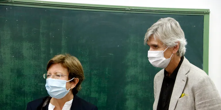 El Govern estudia si aplicar mesures davant el repunt de casos i recomana de manera "molt insistent" l'ús de mascareta
