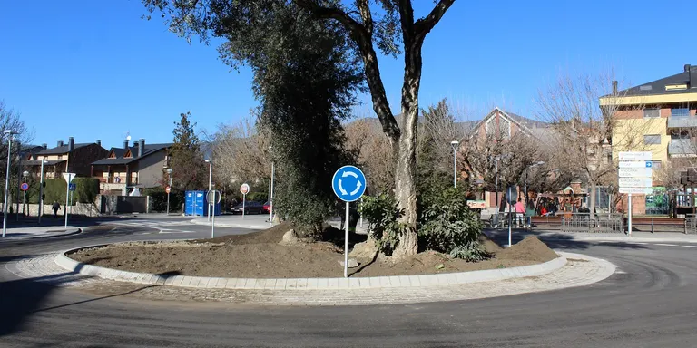 Recta final de la millora de l'accés al barri de Santa Magdalena de la Seu