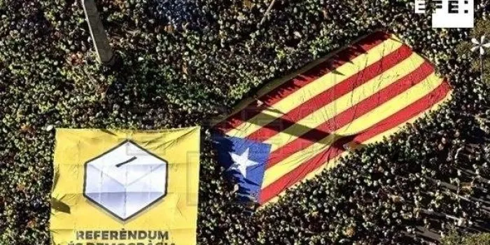 7 autocars, amb uns 400 arenyencs, va assistir a la manifestació de l'11 de Setembre