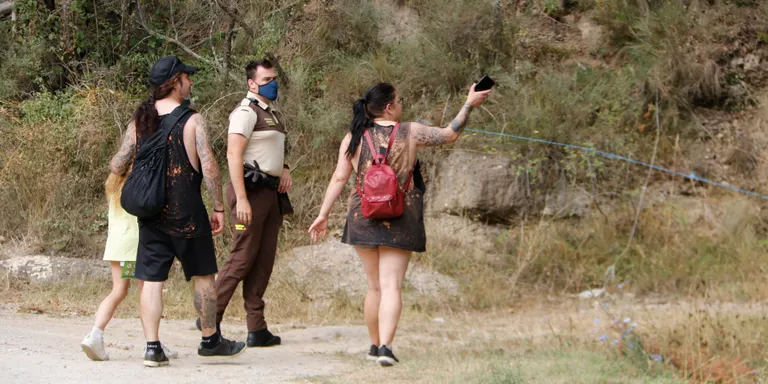 Tres municipis de la riera de Merlès volen prohibir el bany per evitar la massificació i comportaments incívics