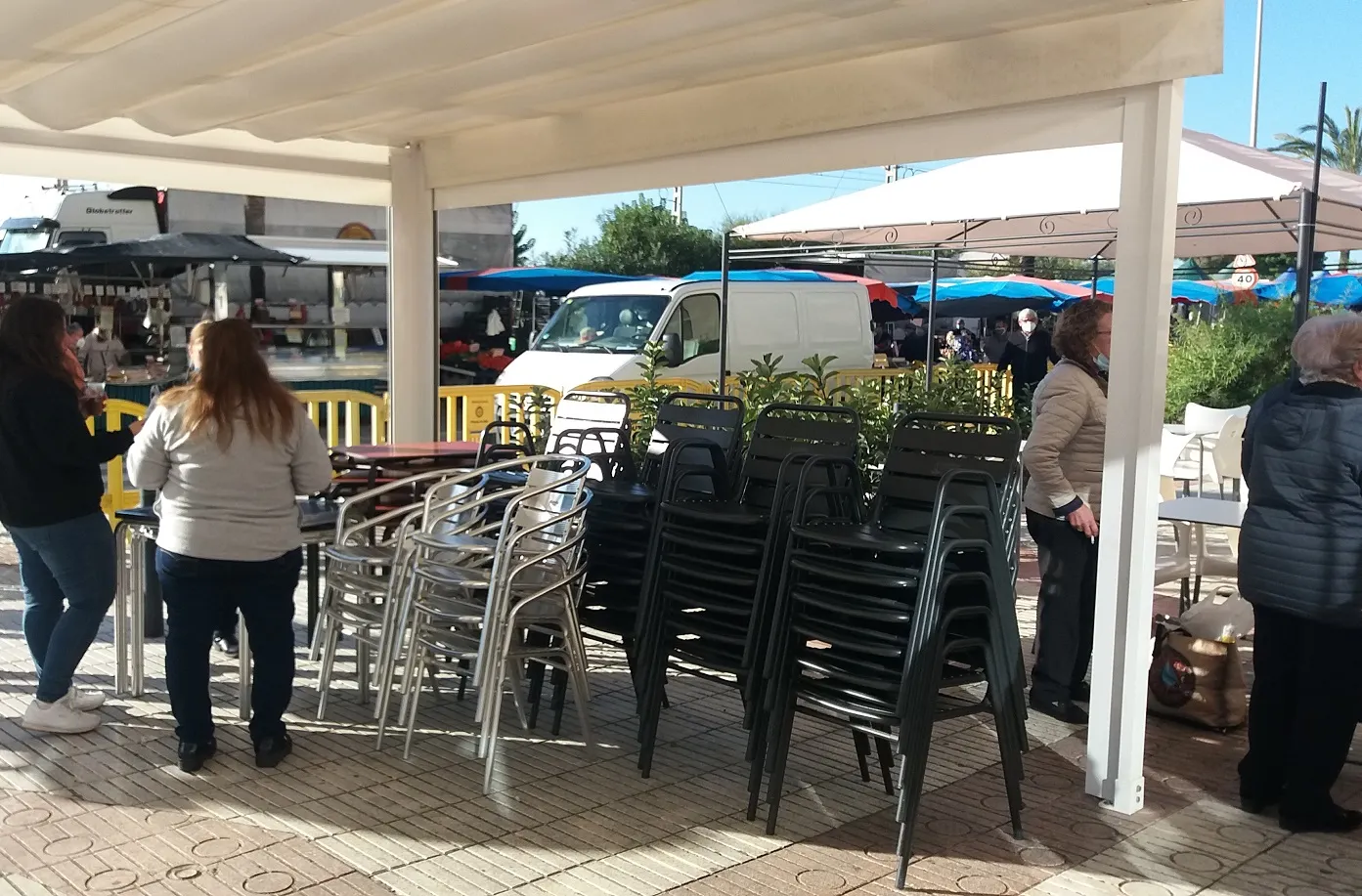 Ampliació d'horari de bars i restaurants i el confinament passarà a ser comarcal