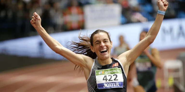 Esther Guerrero i Adrià Alfonso pugen dalt el podi d'atletisme