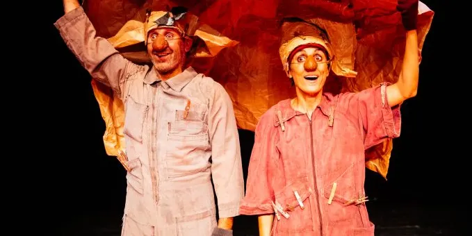 La Companyia Xirriquiteula actua al Teatre Principal amb ‘Papirus’, el seu espectacle estrella