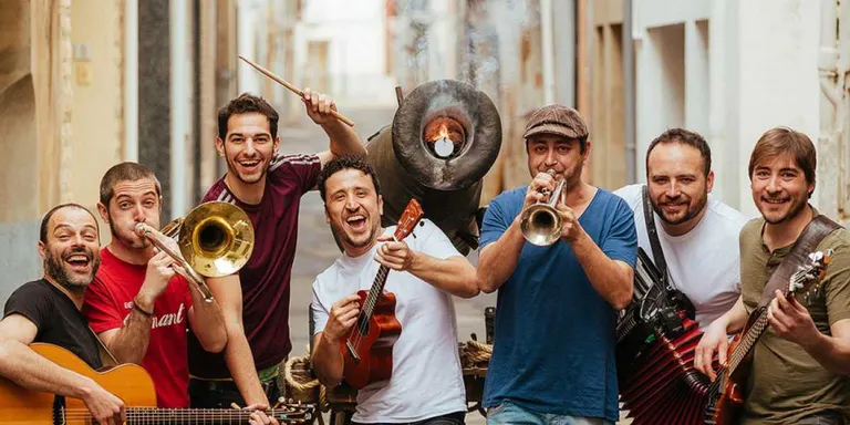 Tres agramuntins, al videoclip de l'últim single de Pepet i Marieta