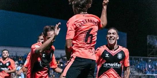 Alex Corredera trenca amb el seu gol la maledicció del Tenerife de no guanyar fora