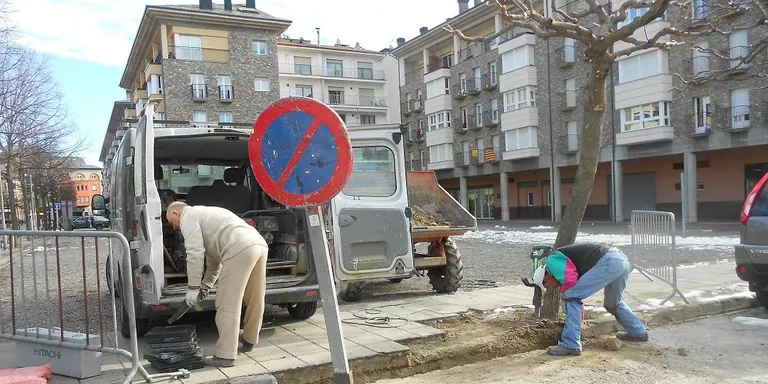 La Seu inicia un arranjament de voreres a través de plans d'ocupació