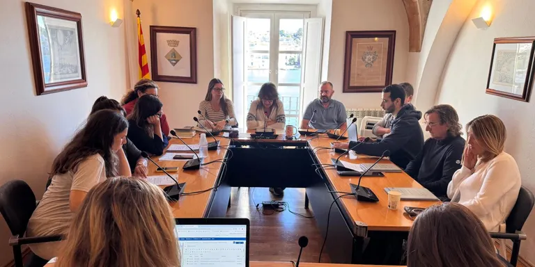 Cadaqués aprova un pressupost de 14,9 milions, un 62,5% més que l'any passat i que es justifica per unes expropiacions