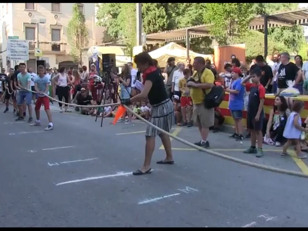 VÍDEO: L'estirada de corda no falla per Festa Major