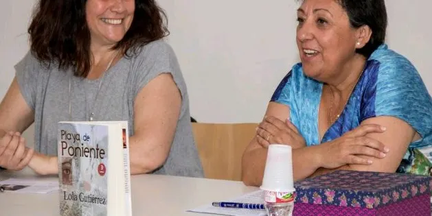 Presentat a Pineda "Playa de Poniente", de l'autora Lola Gutiérrez