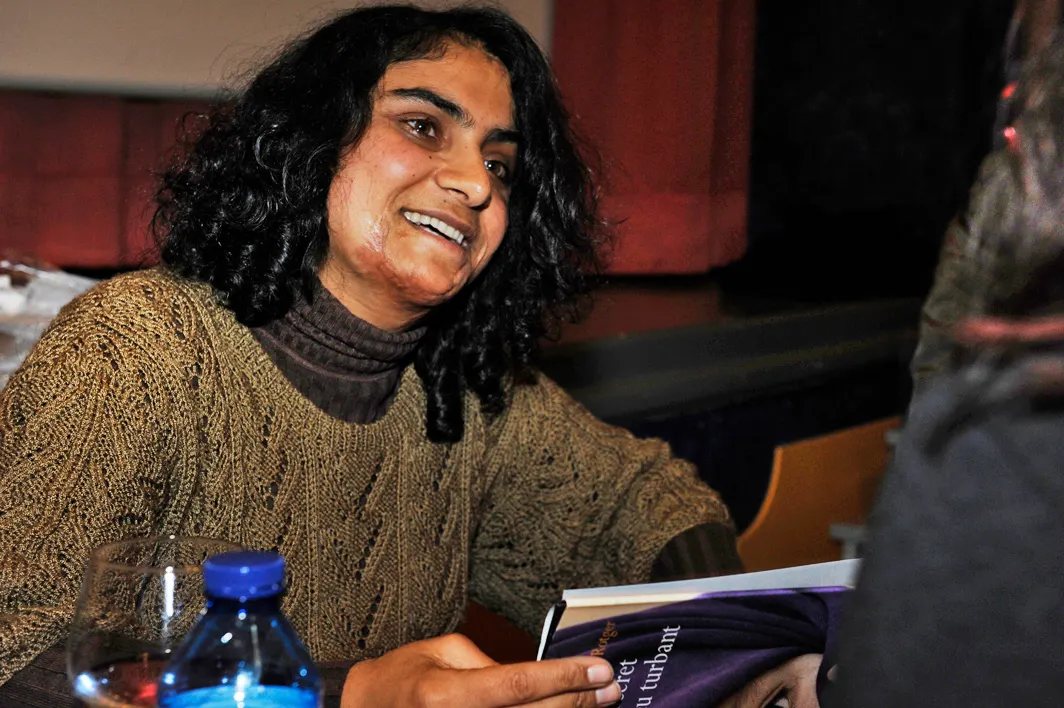 Nadia Ghulam: “A l’Afganistan necessitem professors i no militars”