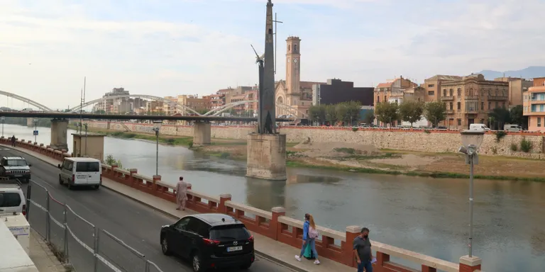 La Comissió contra els símbols franquistes de Tortosa confia que el catàleg estatal posi data a la retirada del monòlit