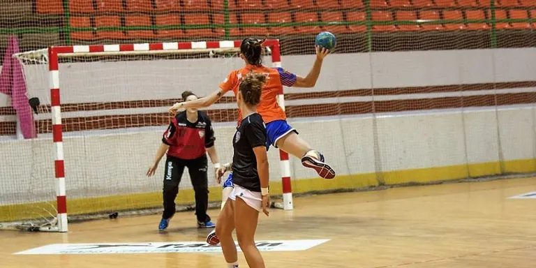 L'handbol reprèn les competicions de les lligues sènior