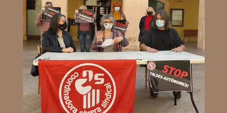Les treballadores de l’Escola d’Adults d’Altafulla tornaran a exigir “la readmissió de forma legal” el dimarts vinent a la plaça del Pou