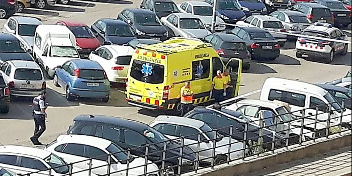 Troben una dona morta dins un cotxe abandonat a l’estació de Renfe d’Arenys de Mar