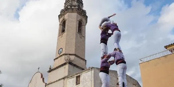 Els Castellers d’Altafulla mostren el domini de la gamma alta dels castells de sis a la Pobla de Montornès