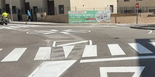 L'Ajuntament de la Garriga renova la pintura als entorns escolars per tal de reforçar-ne la seguretat