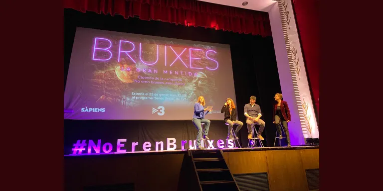 Unes 350 persones assisteixen a la preestrena del documental "Bruixes, la gran mentida" al Casino