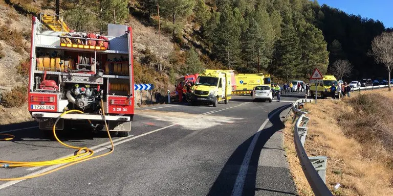 Quatre ferits, un d'ells greu, en un xoc frontal entre dos vehicles a Prullans