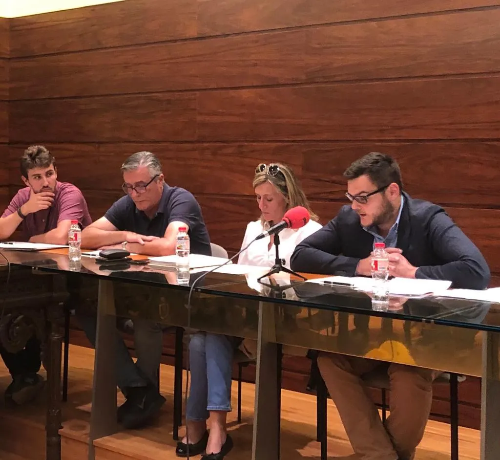 JxS vota en contra del nomenament dels representants municipals a diferents organismes en sentir-se'n exclosos