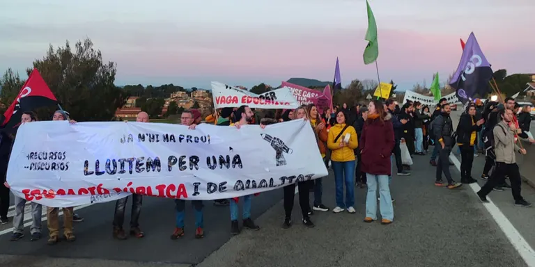 El sector educatiu de Catalunya convoca avui una jornada de vaga que es preveu molt participada i que acumula demandes diverses