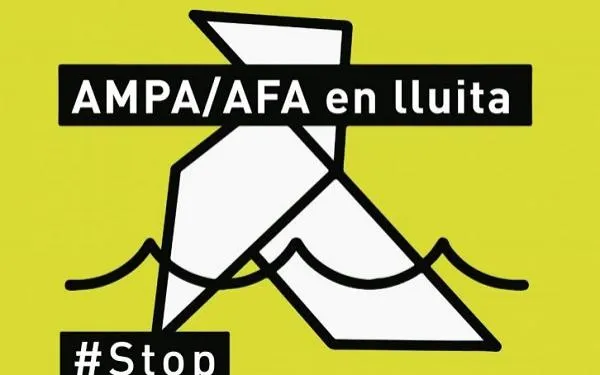 Les associacions de famílies d'alumnes de Catalunya es concentren per preguntar sobre els centres d'alta complexitat