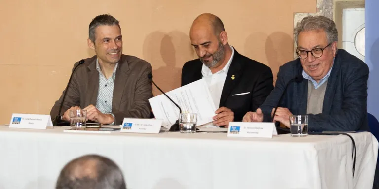 Jordi Salvat presenta la segona antologia d'articles