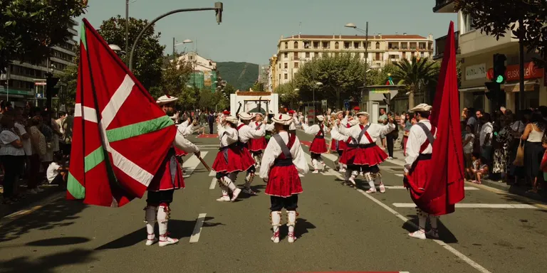 EUSKAL JIRA 2025, IRUNGO KARRIKAK TRADIZIOZ ETA PARTE HARTZEZ BETE DIRA