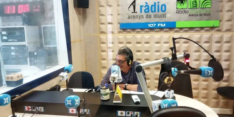 Toni Cantallops recita aquest vespre el seu poemari Paisatge poètic d'un poble, acompanyat de Gemma Sangerman