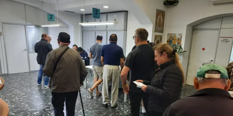 3.430 persones han votat a Arenys a la 13h del migdia