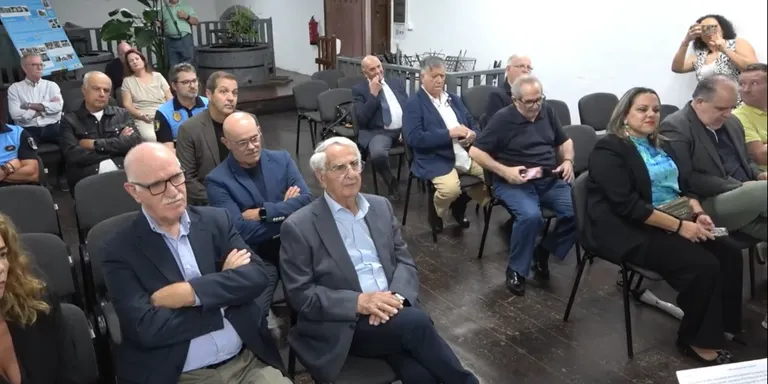 José Luis Ramos merece mucho más que una placa y un acto para treinta personas