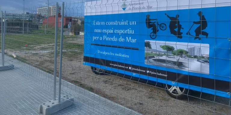 En Marxa-JxCat demana que mentre les obres de l'skate-parc no acabin, es vigili que no hi entrin joves