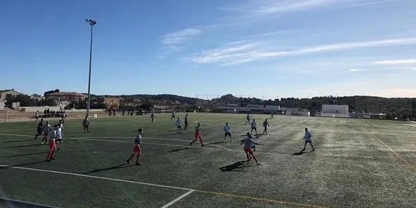 La Riera s’imposa a la Bisbalenca i creu en la permanència (3-2)