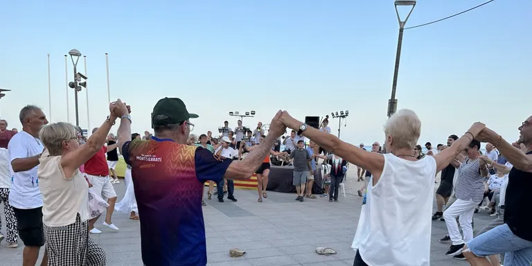 Curs de sardanes al Casal Municipal