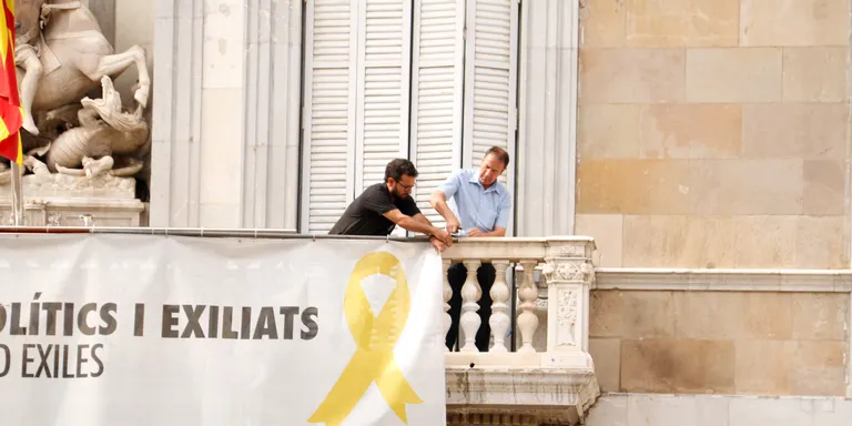 Un jutjat condemna Torra a 15 de mesos d'inhabilitació per no despenjar per segon cop una pancarta de la Generalitat