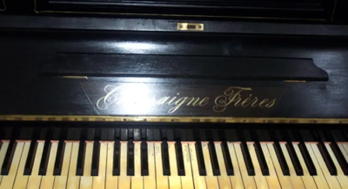 L’Escola de Música i l’Ajuntament presentaran el piano “Chassaigne Frères” 