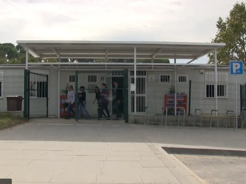 Entrada principal de l'escola El Bosc