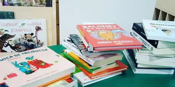 La Biblioteca d’Altafulla amplia el seu fons de llibres amb una subvenció de la Generalitat