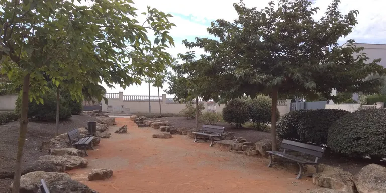 Acaba la reforma de la plaça de l'avellaner