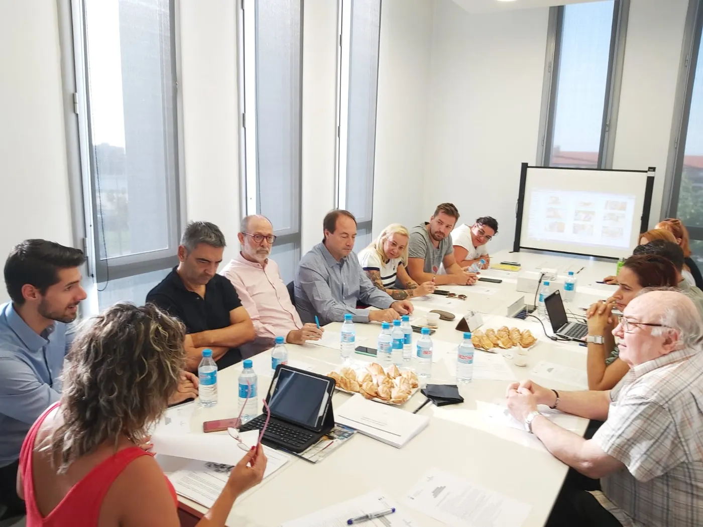 La Taula de Turisme aposta per la innovació en la dinamització comercial i turística sense perdre l'essència de Pineda