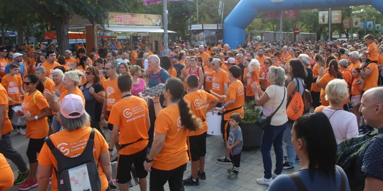 26.000 per la lluita contra el càncer i més de 3.000 participants a Pineda, en una marxa que va homenatjar els sanitaris