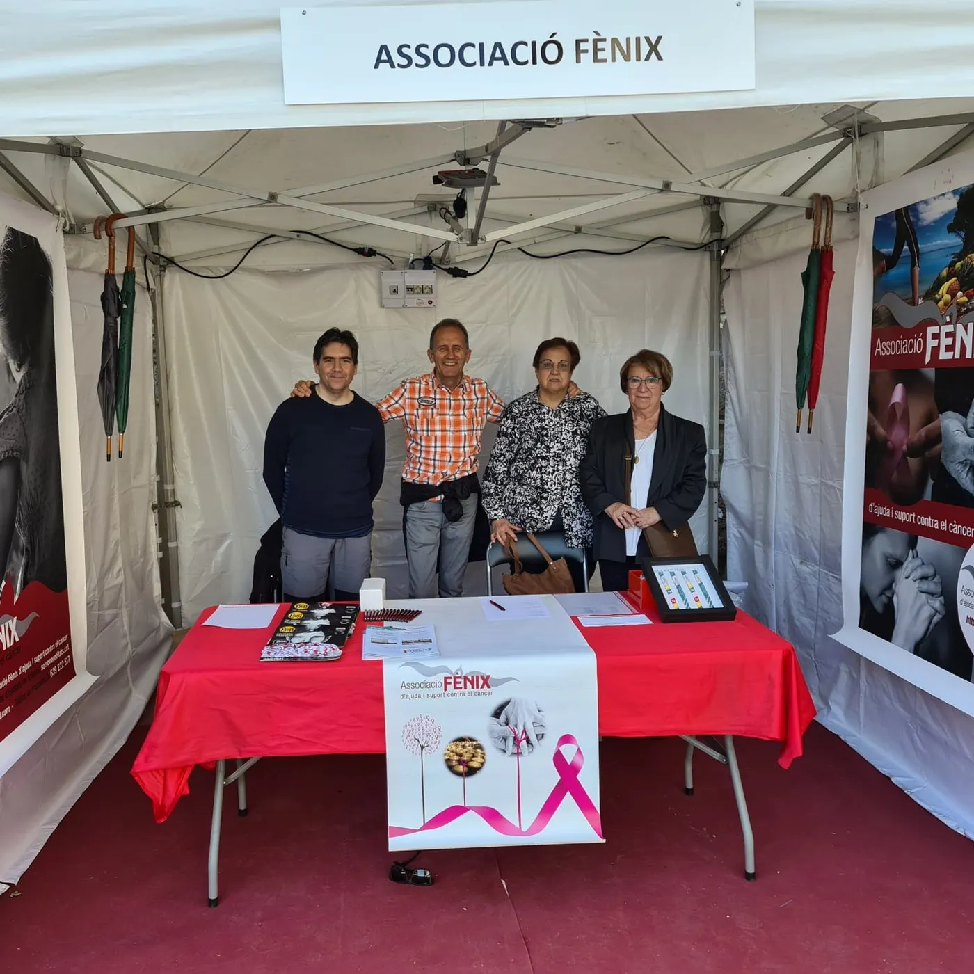 Fènix recull 1.630 euros durant la Fira de Sant Isidre