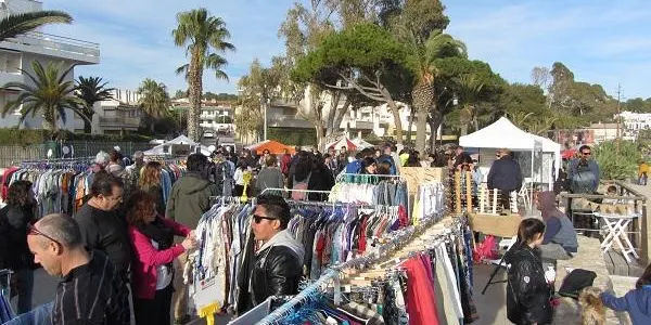 Arriba el 5è Pleamar Vintage Market d’Altafulla carregat de propostes musicals, gastronomia i parades d’articles de segona mà