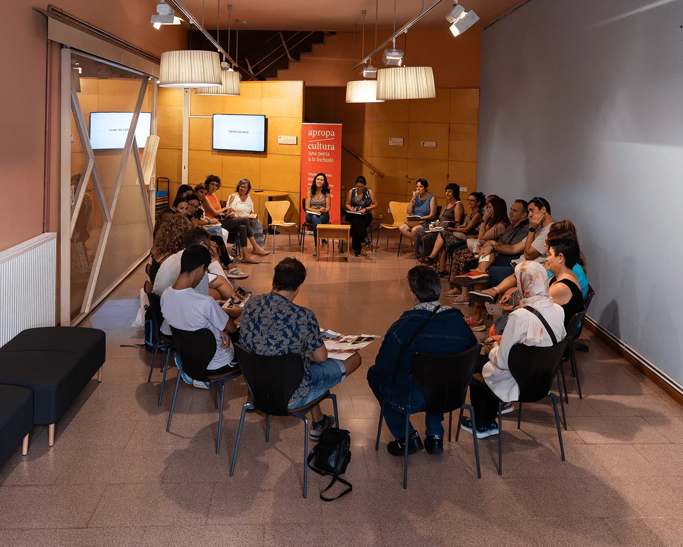 Teatres de Valls presenta el programa Apropa Cultura a les entitats