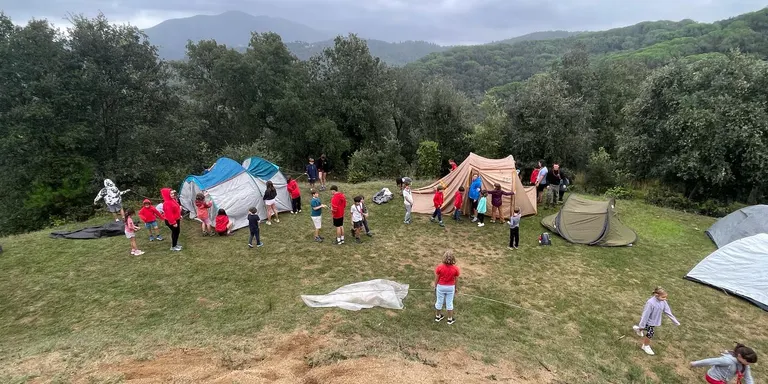 El Cau necessita tendes de campanya per marxar de campaments aquest estiu