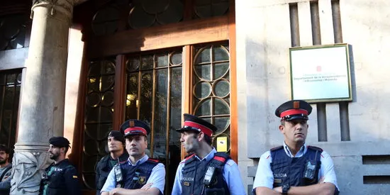 Entrevista a Pere Aragonès: "No estic detingut, però han precintat el despatx"